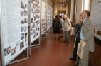 ... pak zamířili k panelům z historie školy a dále do budovy. ... pak zamířili k panelům z historie školy a dále do budovy.