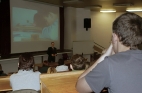 Zájemce o prohlídku školy uvítal v aule ředitel školy RNDr. Vladimír Kostka. Zájemce o prohlídku školy uvítal v aule ředitel školy RNDr. Vladimír Kostka.