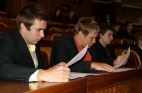 Předání vysvědčení studentům třídy S4B, třídní Ing. Roman Gottfried Předání vysvědčení studentům třídy S4B, třídní Ing. Roman Gottfried
